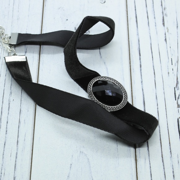 (3 for $30) Black velvet ribbon choker with a black glass pendant. - Picture 4 of 4